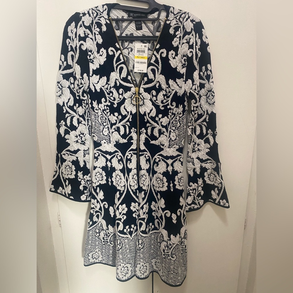 INC International Concepts petite dress, size M. Black and white color-Stretch